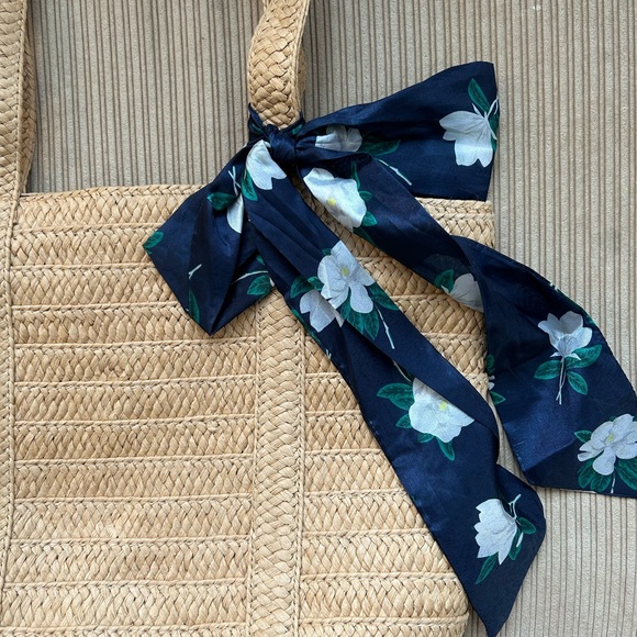 Draper James woven handbag - Picture 3 of 3